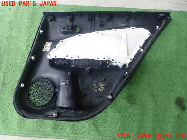 1UPJ-9232011324]プリウスPHV(ZVW52)左後ドア内張り 中古_3