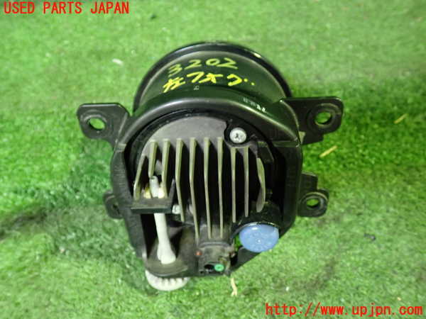 1UPJ-9232021182]シビック タイプR(FK8)左フォグ 中古_2