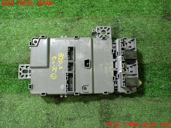 1UPJ-9232026741]シビック タイプR(FK8)ヒューズボックス1 中古_2