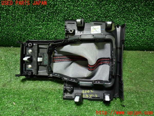 1UPJ-9232027575]シビック タイプR(FK8)シフトブーツ 中古_3