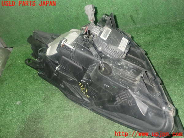 1UPJ-9232031130]フェアレディZロードスター(HZ33)右ヘッドライト HID 中古_3