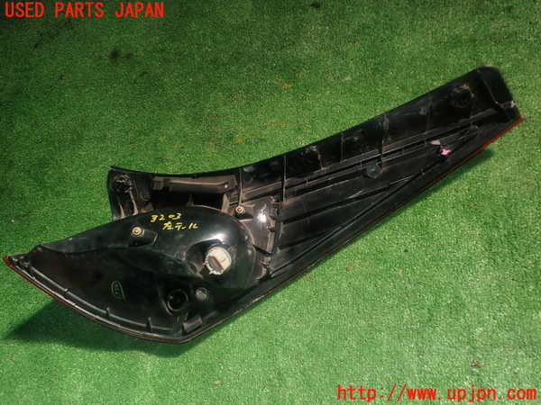 1UPJ-9232031536]フェアレディZロードスター(HZ33)左テールランプ 中古_2