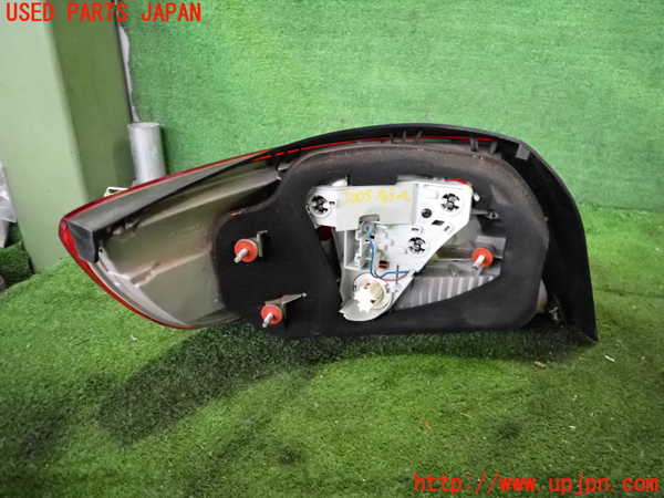 2UPJ-9232051530]BMW 335i カブリオレ(WL35)右テールランプ 中古 (E93)_3