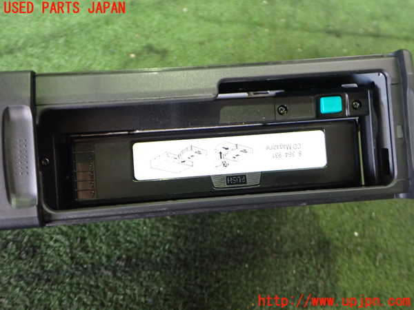 2UPJ-9232056505]BMW 335i カブリオレ(WL35)CDチェンジャー 中古 (E93)_2