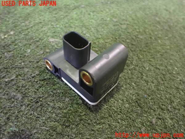 2UPJ-9232056381]BMW 335i カブリオレ(WL35)センサー1 中古 (E93)_2
