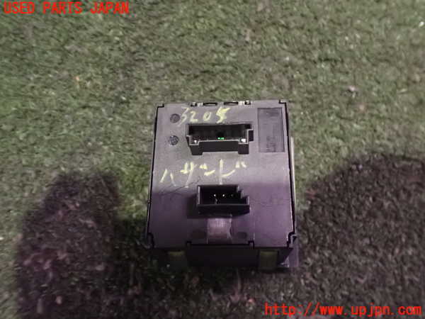 2UPJ-9232056290]BMW 335i カブリオレ(WL35)ハザードスイッチ 中古 (E93)_2