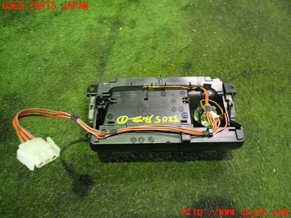 2UPJ-9232057821]BMW 335i カブリオレ(WL35)灰皿1 中古 (E93)_3