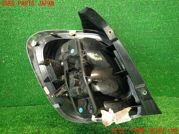 2UPJ-9232061530]フィアット・500X(33414)右テールランプ 中古_4