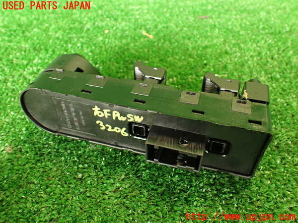 2UPJ-9232066240]フィアット・500X(33414)右前パワーウィンドウスイッチ 中古_4