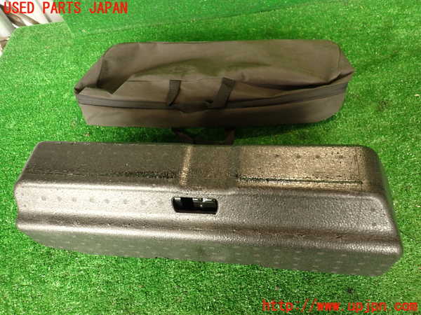 2UPJ-9232067805]フィアット・500X(33414)車載工具 中古_3