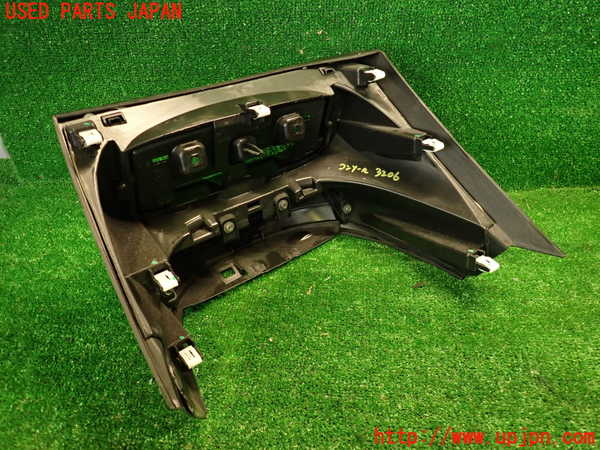 2UPJ-9232067549]フィアット・500X(33414)コンソール 中古_5