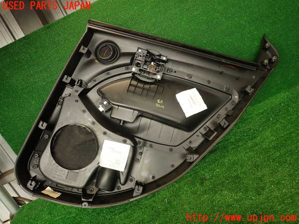2UPJ-9232061324]フィアット・500X(33414)左後ドア内張り 中古_5