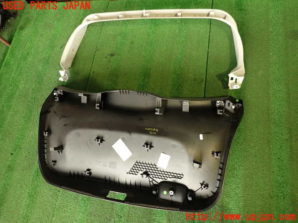 2UPJ-9232061578]フィアット・500X(33414)バックドア内張り 中古_5