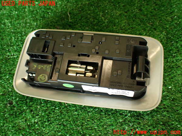 2UPJ-9232066412]フィアット・500X(33414)ルームランプ2 (真中 2列目) 中古_4