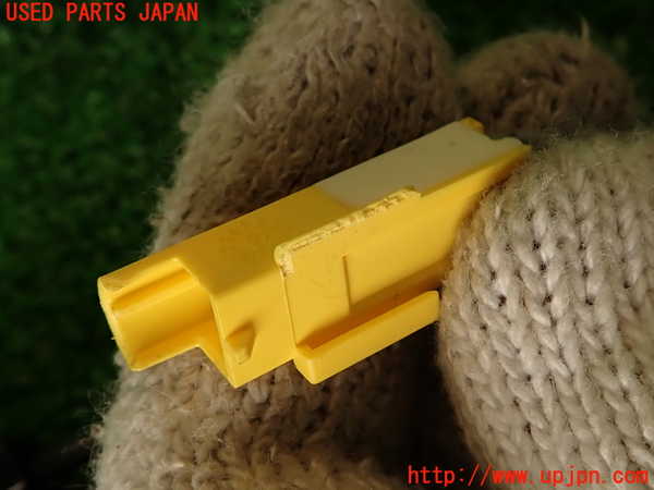 2UPJ-9232067075]フィアット・500X(33414)助手席シートベルト 中古_2