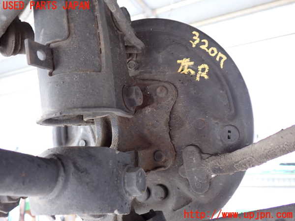 2UPJ-9232074305]カローラ レビン(AE91)左リアナックルハブ 中古_3
