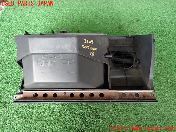 2UPJ-9232077516]カローラ レビン(AE91)グローブボックス1 中古_3