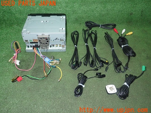 3UPJ=9232090565]ジープ グランドチェロキー(WK36A)carrozzeria カロッツェリア AVIC-RZ801-D メモリーナビ 2017年度版 中古_3