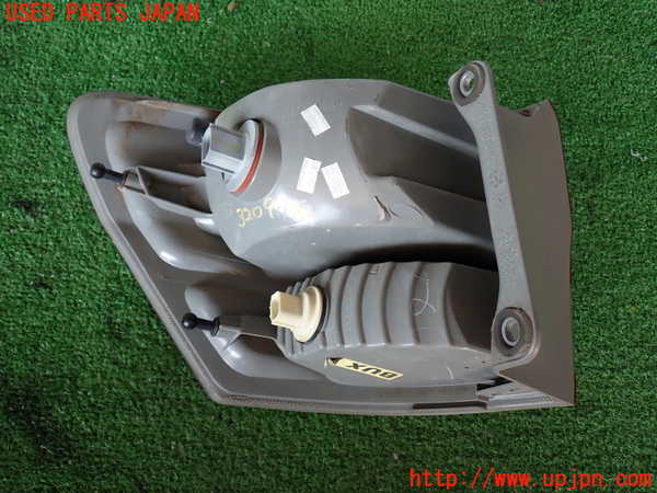 2UPJ-9232091530]ジープ・グランドチェロキー(WK36A)右テールランプ 中古_3
