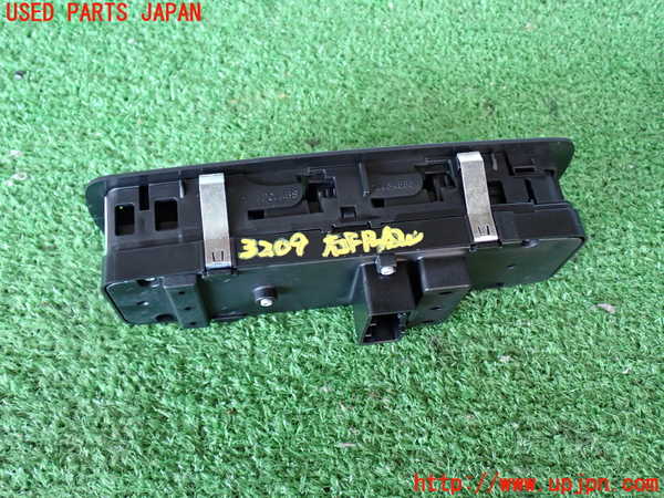 2UPJ-9232096240]ジープ・グランドチェロキー(WK36A)右前パワーウィンドウスイッチ 中古_2