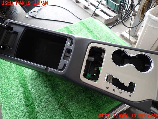 2UPJ-9232097540]ジープ・グランドチェロキー(WK36A)センターコンソール 中古_4