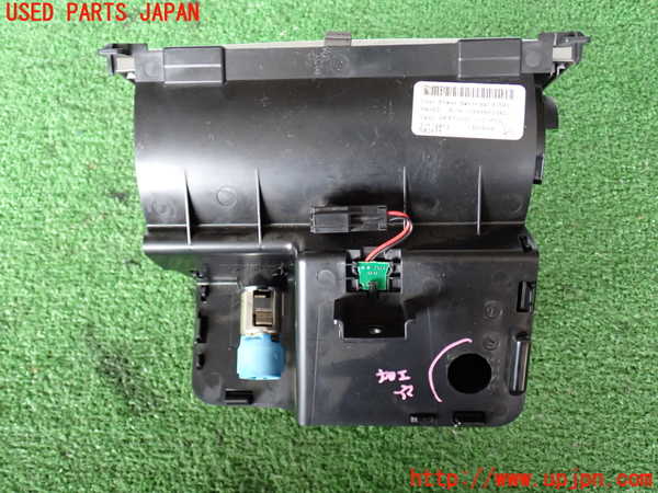2UPJ-9232097841]ジープ・グランドチェロキー(WK36A)小物入れ1 中古_4