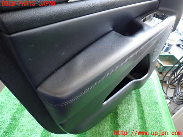 2UPJ-9232091264]ジープ・グランドチェロキー(WK36A)左前ドア内張り 中古_4