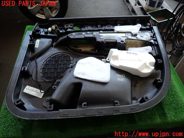 2UPJ-9232091264]ジープ・グランドチェロキー(WK36A)左前ドア内張り 中古_5