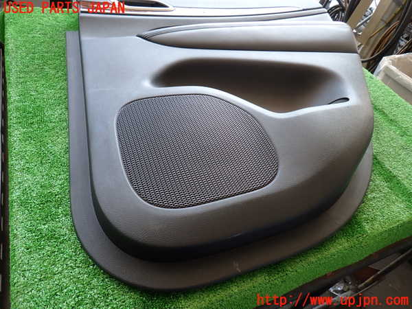 2UPJ-9232091294]ジープ・グランドチェロキー(WK36A)右後ドア内張り 中古_2