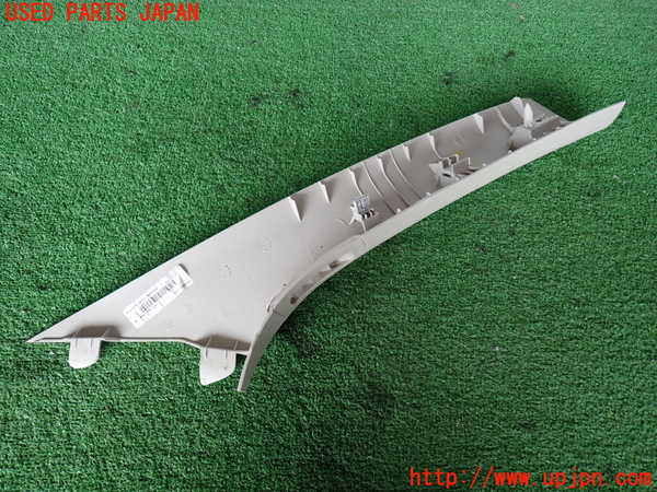 2UPJ-9232097660]ジープ・グランドチェロキー(WK36A)左フロントピラートリム 中古_4
