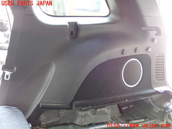 2UPJ-9232097675]ジープ・グランドチェロキー(WK36A)右リアピラートリム 中古_4