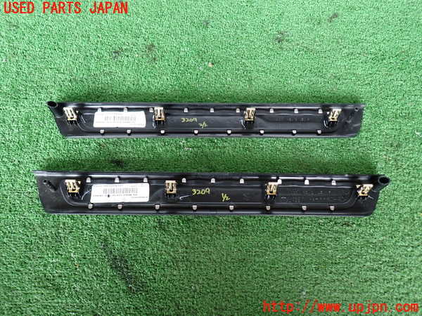 2UPJ-9232097740]ジープ・グランドチェロキー(WK36A)スカッフプレート 中古_2