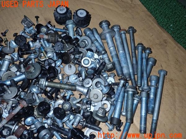 3UPJ=9232100720]ベンツ SL350(230467 R230)ネジ・ナット・ステー類 セット ジャンク_2