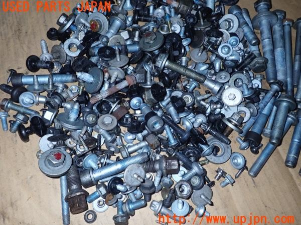 3UPJ=9232100720]ベンツ SL350(230467 R230)ネジ・ナット・ステー類 セット ジャンク_3