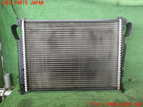 2UPJ-9232102321]ベンツ SL350 R230(230467)ラジエーター1 中古_2