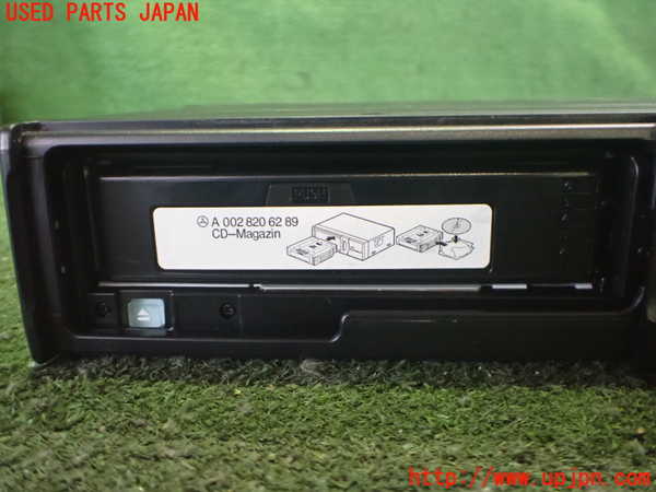 2UPJ-9232106505]ベンツ SL350 R230(230467)CDチェンジャー 中古_2
