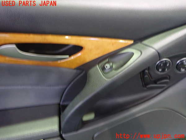 2UPJ-9232101264]ベンツ SL350 R230(230467)左ドア内張り 中古_2