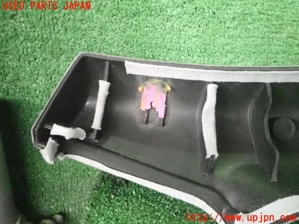 2UPJ-9232107660]ベンツ SL350 R230(230467)左フロントピラートリム 中古_3