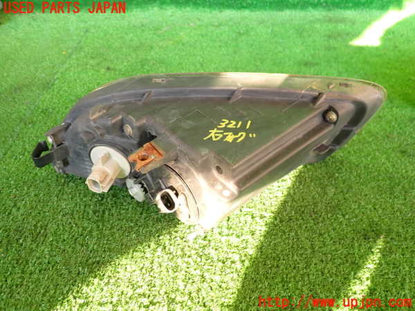 2UPJ-9232111180]レグナム(EC5W)右フォグ 中古_3