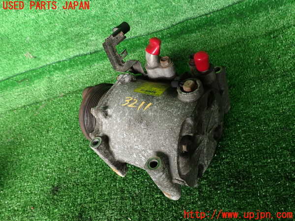2UPJ-9232116025]レグナム(EC5W)エアコンコンプレッサー 中古_2