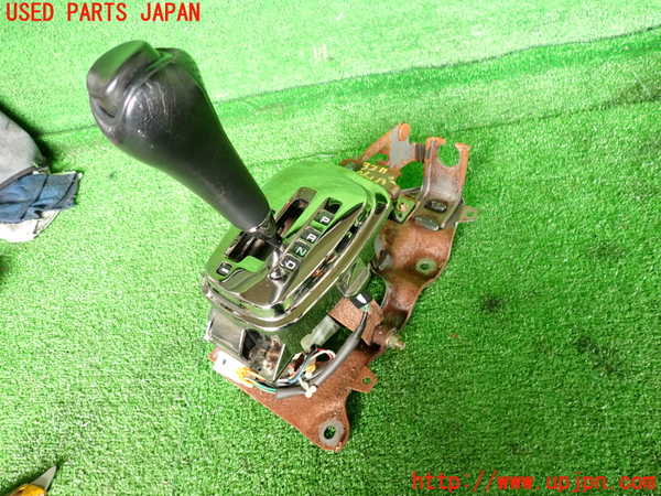 2UPJ-9232117555]レグナム(EC5W)ATシフトレバー 中古_2