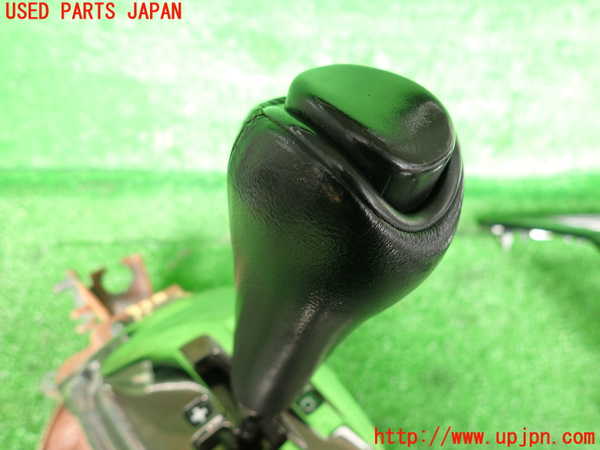 2UPJ-9232117555]レグナム(EC5W)ATシフトレバー 中古_4