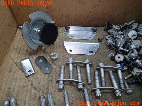 3UPJ=9232120720]ジャガー XE R-スポーツ(JA2NA X760)ネジ・ナット・ステー類 セット ジャンク_2