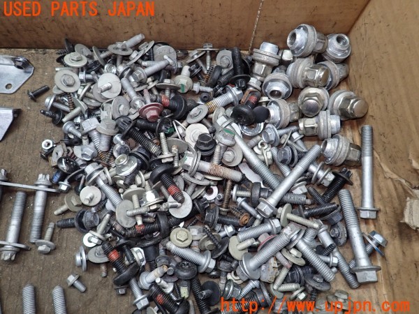 3UPJ=9232120720]ジャガー XE R-スポーツ(JA2NA X760)ネジ・ナット・ステー類 セット ジャンク_4