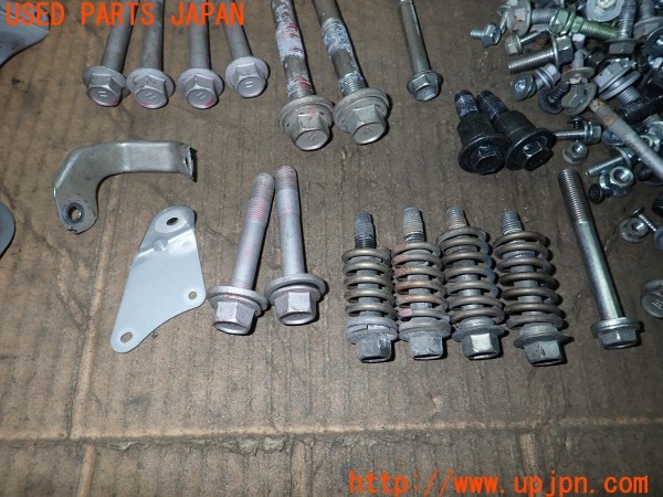 3UPJ=9232140720]ハリアー(ZSU60W)ネジ・ナット・ステー類 セット ジャンク_3