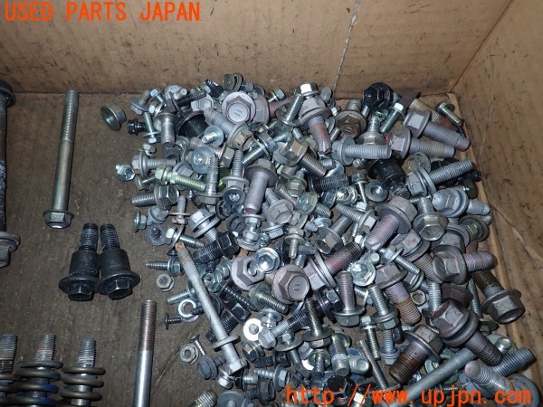 3UPJ=9232140720]ハリアー(ZSU60W)ネジ・ナット・ステー類 セット ジャンク_4