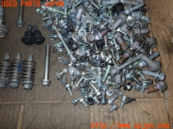 3UPJ=9232140720]ハリアー(ZSU60W)ネジ・ナット・ステー類 セット ジャンク_5