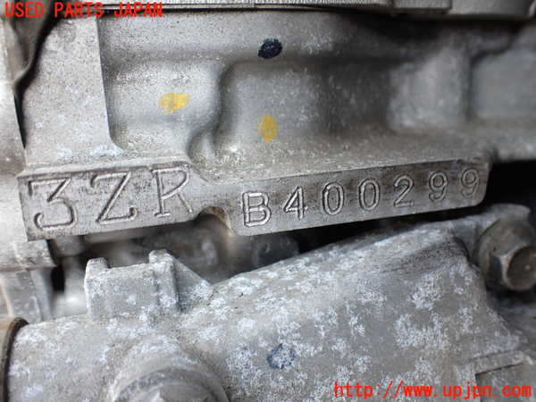 2UPJ-9232142010]ハリアー(ZSU60W)エンジン 3ZR-FAE 中古_3