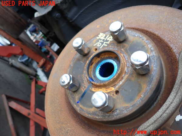 2UPJ-9232144290]ハリアー(ZSU60W)右フロントナックルハブ 中古_3