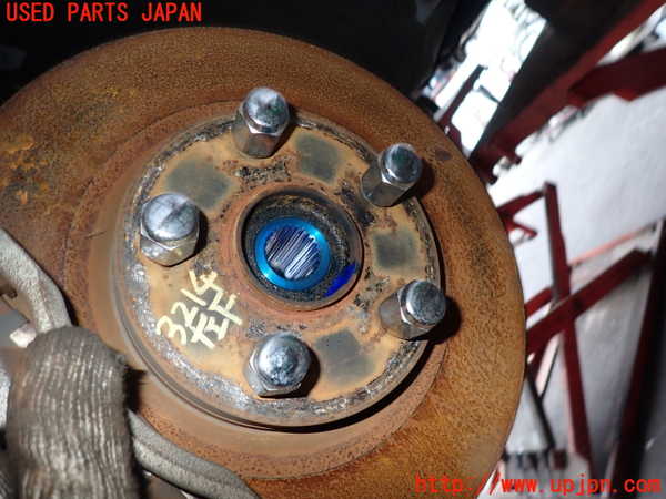 2UPJ-9232144295]ハリアー(ZSU60W)左フロントナックルハブ 中古_3